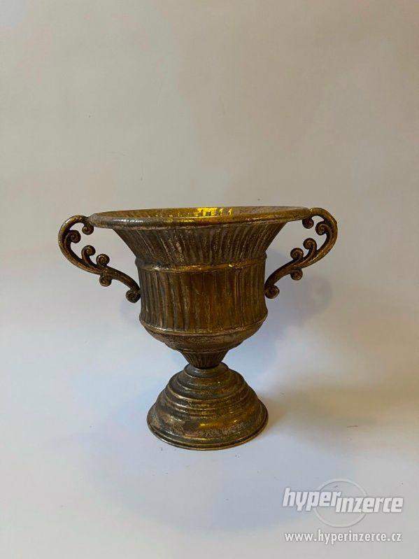 Kovová nádoba na květiny - zlatá antik - foto 3