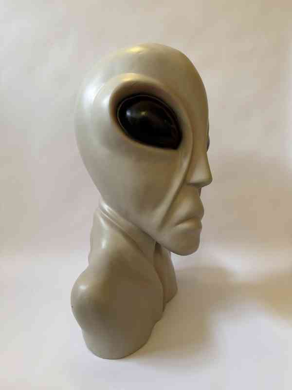 Hlava - socha mimozemšťan 57 cm - foto 3