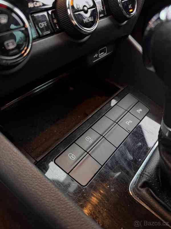 Škoda Octavia 1,5   TSI 110kW DSG CANTON KESSY - foto 15