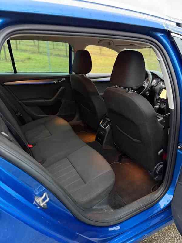 Škoda Octavia 1,5   TSI 110kW DSG CANTON KESSY - foto 10