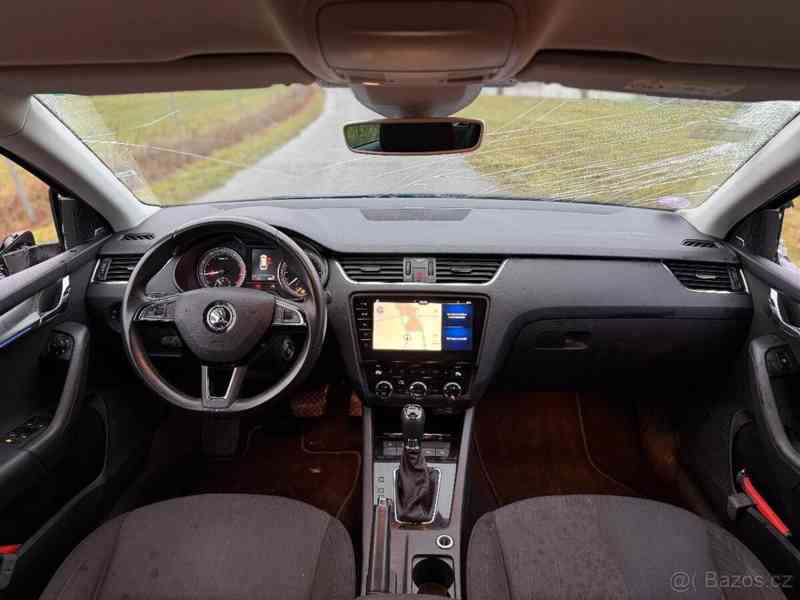 Škoda Octavia 1,5   TSI 110kW DSG CANTON KESSY - foto 11