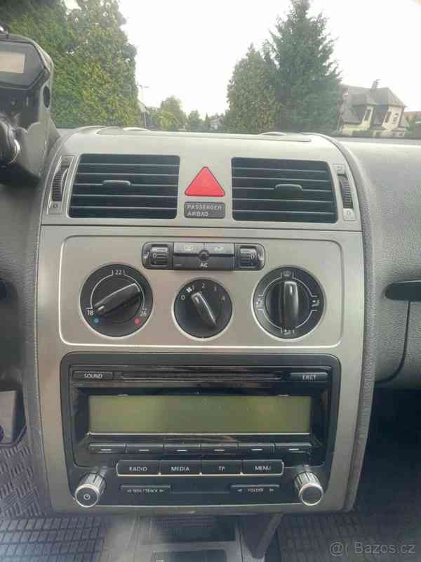 Volkswagen Touran 1,9   Tdi 77 kw r.v. 2009 - foto 15