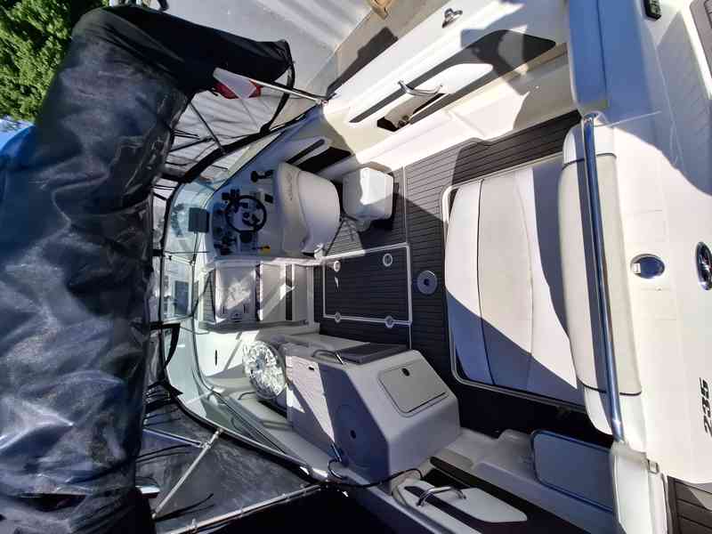 SEA RAY 235 WEEKENDER - foto 21