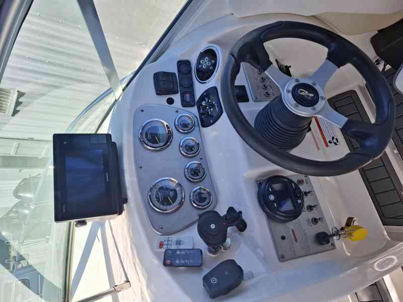 SEA RAY 235 WEEKENDER - foto 16
