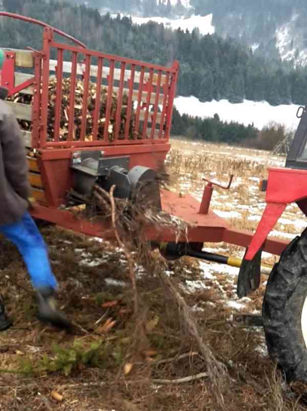 šťepkovač špalikovač traktor - foto 5