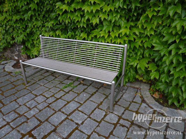 Krásná nerezová lavička do zahrady - bezúdržby! - foto 2