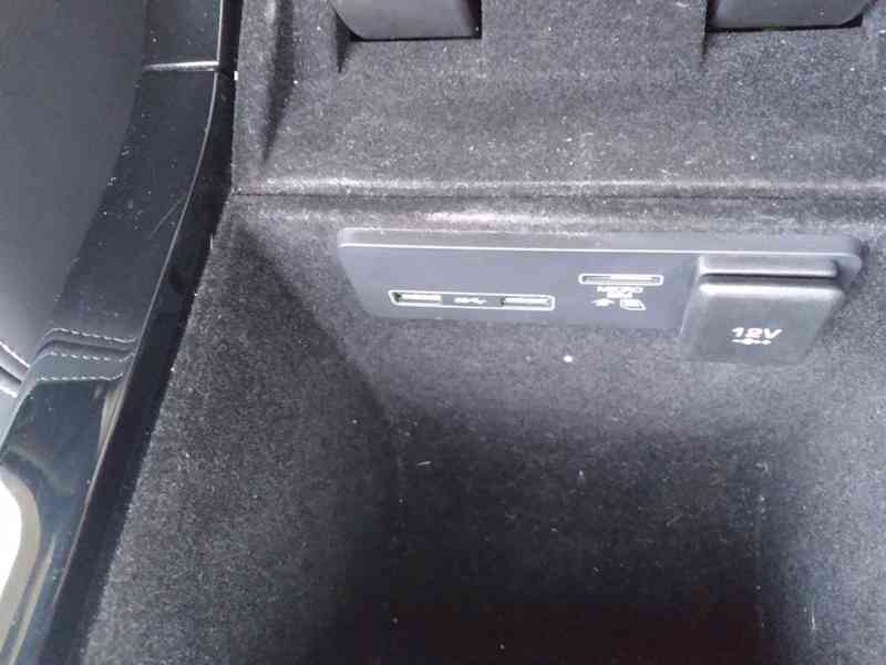 LAND ROVER RANGE ROVER VELAR 3.0D275 R DYNAMIC AWD - foto 44