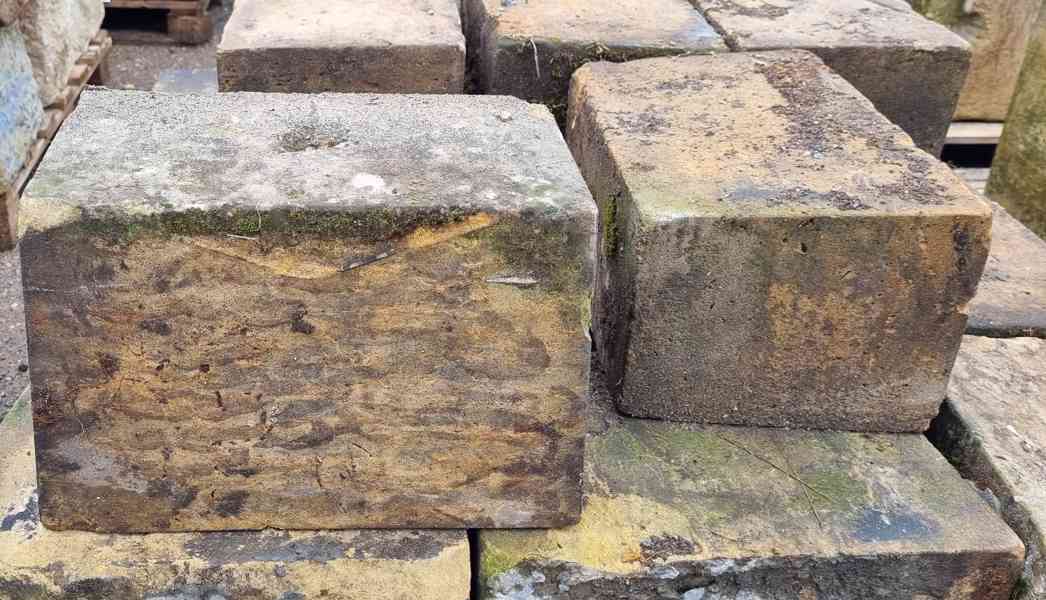 Pískovcový kvádr 1 - foto 4