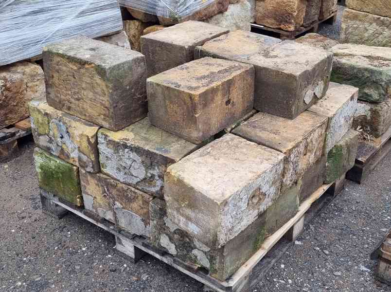 Pískovcový kvádr 1 - foto 3