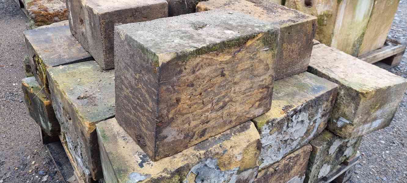 Pískovcový kvádr 1 - foto 5