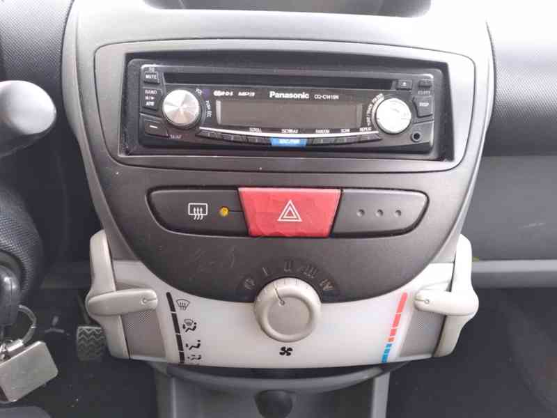 CITROEN C1 1.0 50kW   1.MAJITEL,ČR - foto 14