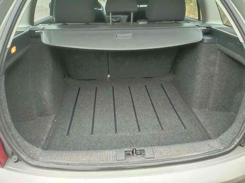 Pěkná Škoda Fabia Combi 1.4. 16v 59 kW, benzín  - foto 11