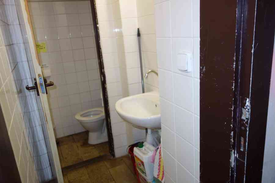 Pronájem obchodních prostor v centru Brna na Joštové - foto 9