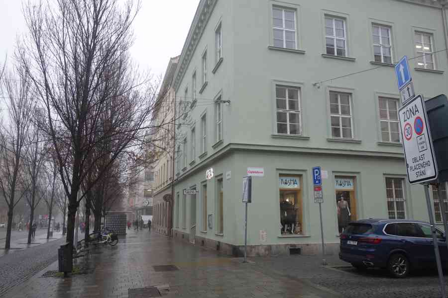 Pronájem obchodních prostor v centru Brna na Joštové - foto 10