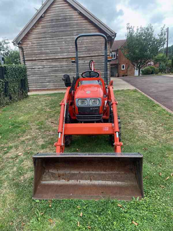 Traktor Kioti CKc-L20 + čelní nakladač - foto 3