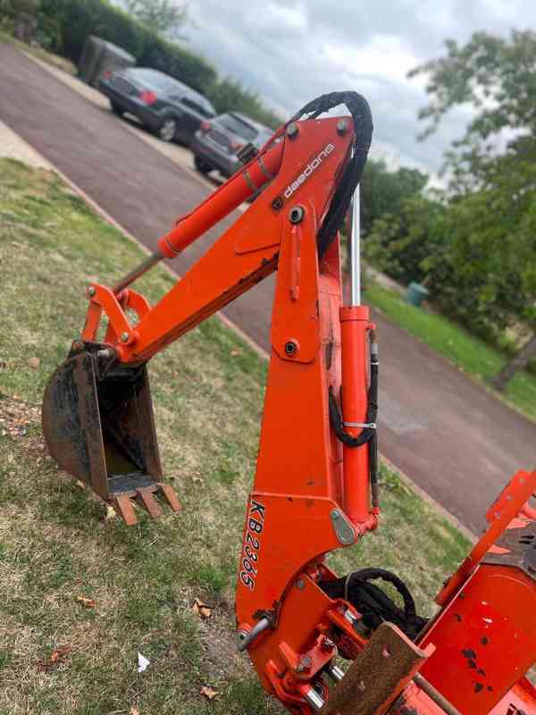Traktor Kioti CKc-L20 + čelní nakladač - foto 2