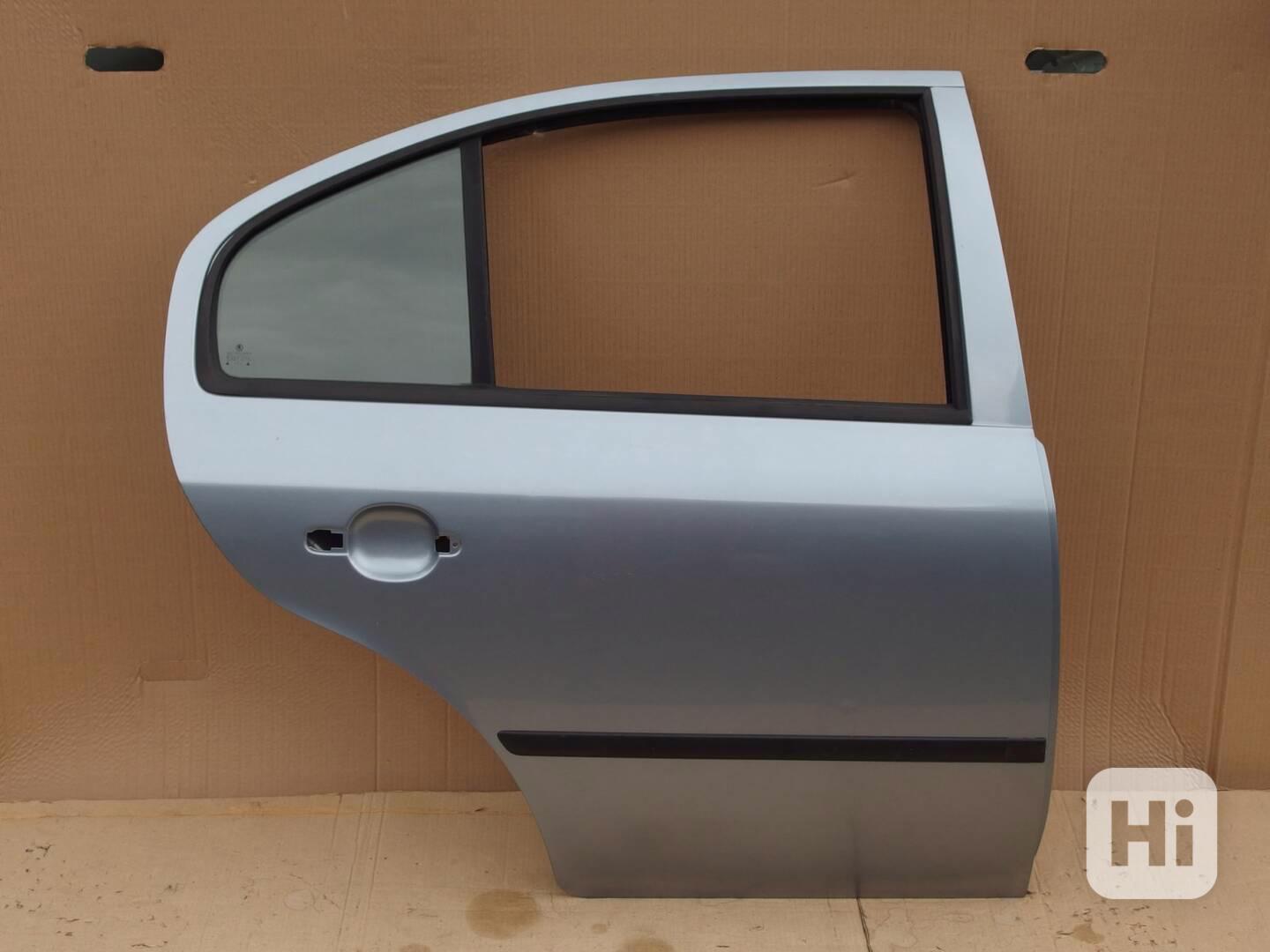 Pravé zadní dveře Škoda Octavia I liftback - foto 1