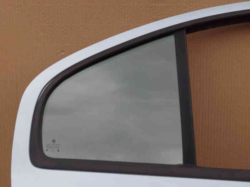 Pravé zadní dveře Škoda Octavia I liftback - foto 2