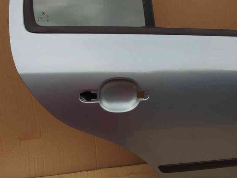 Pravé zadní dveře Škoda Octavia I liftback - foto 5