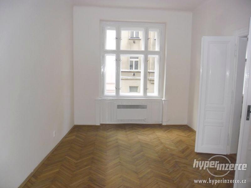 Pronájem bytu 2+1 U Studánky Praha 7 - Letná - foto 2