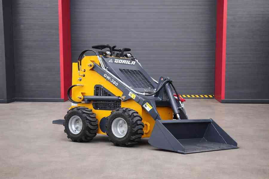 KOLOVÝ NAKLADAČ GORILA GW-380 - foto 2