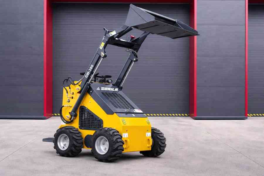 KOLOVÝ NAKLADAČ GORILA GW-380