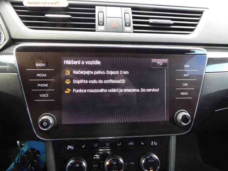 ŠKODA Superb Combi SportLine 2,0 TDI 140 kW 4x4 DSG - foto 27