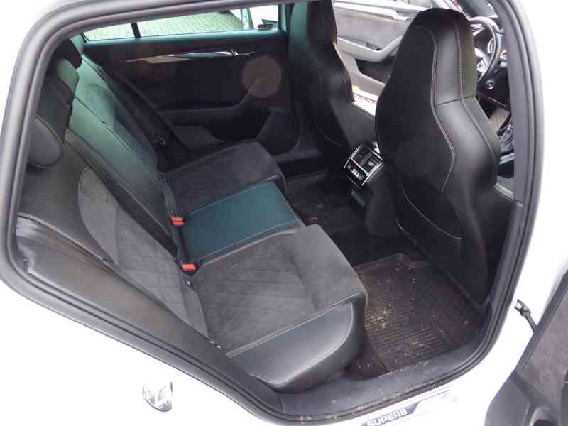 ŠKODA Superb Combi SportLine 2,0 TDI 140 kW 4x4 DSG - foto 15