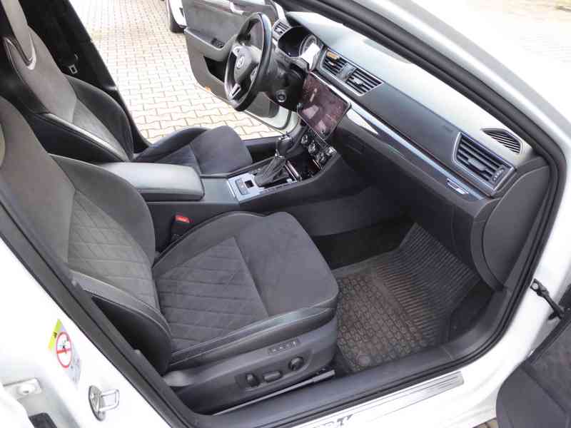 ŠKODA Superb Combi SportLine 2,0 TDI 140 kW 4x4 DSG - foto 16