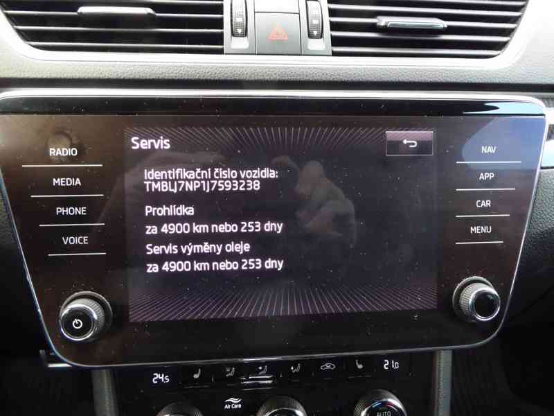 ŠKODA Superb Combi SportLine 2,0 TDI 140 kW 4x4 DSG - foto 29