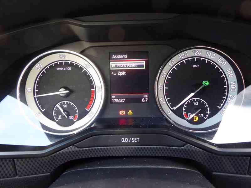 ŠKODA Superb Combi SportLine 2,0 TDI 140 kW 4x4 DSG - foto 23