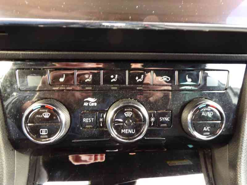 ŠKODA Superb Combi SportLine 2,0 TDI 140 kW 4x4 DSG - foto 34