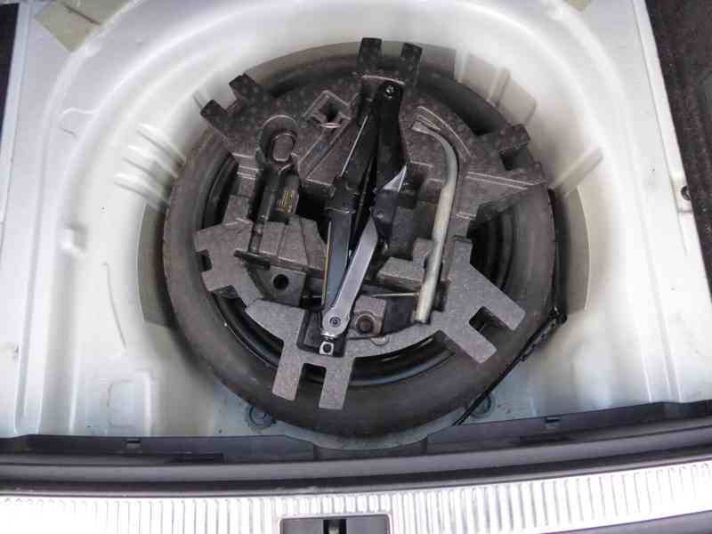 ŠKODA Superb Combi SportLine 2,0 TDI 140 kW 4x4 DSG - foto 13