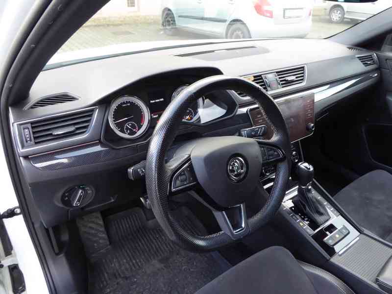 ŠKODA Superb Combi SportLine 2,0 TDI 140 kW 4x4 DSG - foto 20