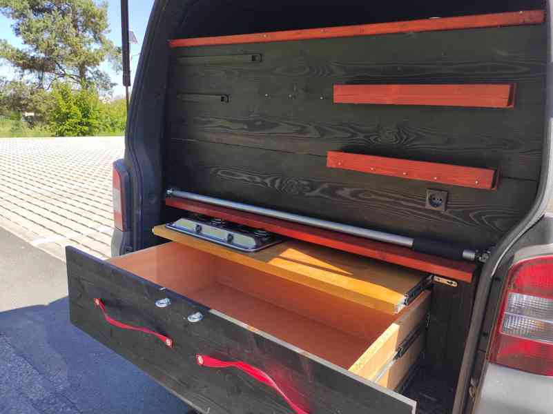 VW Transporter T5 1.9 Long Van s obytnou vestavbou - foto 7