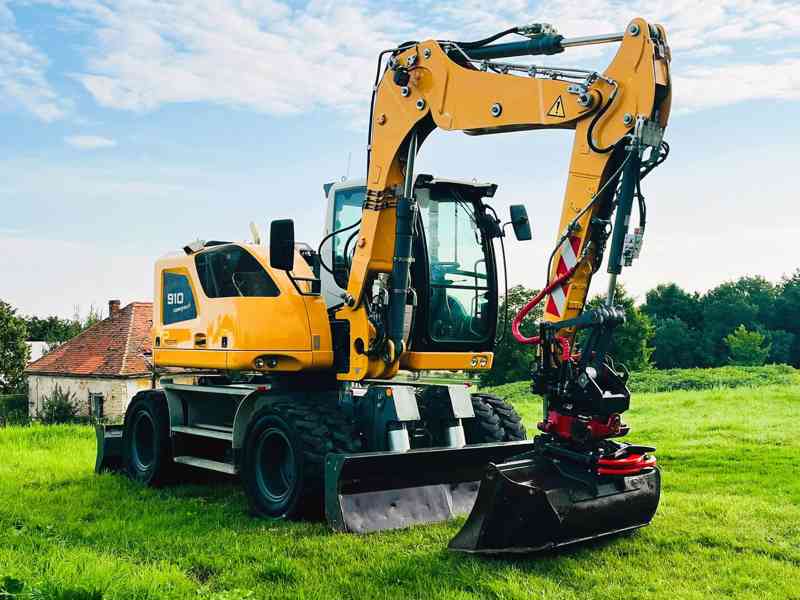 Kolové rypadlo Liebherr A910 (Možnost leasingu) - foto 6