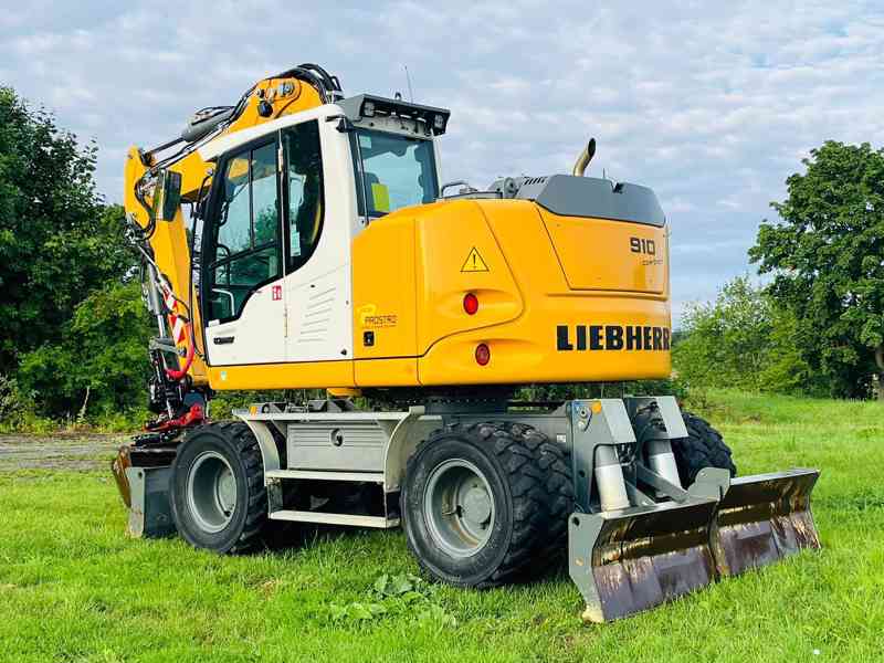 Kolové rypadlo Liebherr A910 (Možnost leasingu) - foto 3