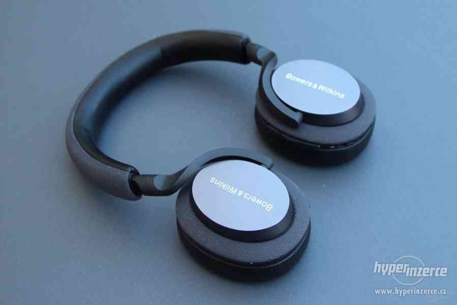 Bluetooth sluchátka Bowers & Wilkins PX5 modrá - foto 1