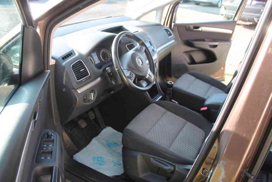 Volkswagen Sharan 2,0TDI Trendline 103kw - foto 11