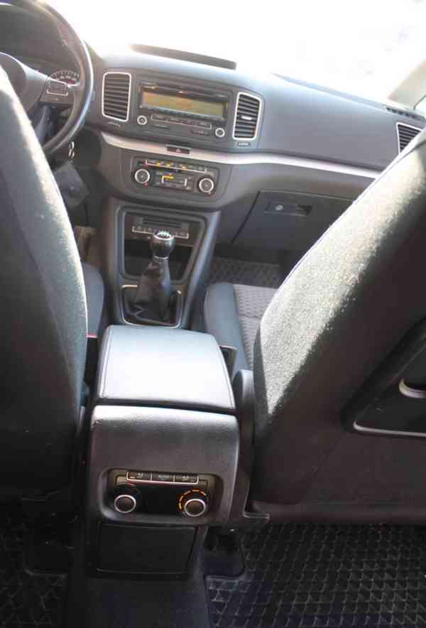 Volkswagen Sharan 2,0TDI Trendline 103kw - foto 13