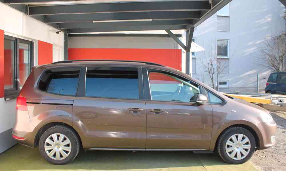 Volkswagen Sharan 2,0TDI Trendline 103kw - foto 21