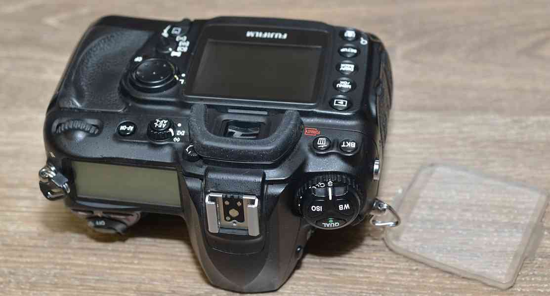 FUJIFILM FinePix S5Pro  Super CCD12.1MPix*JPEG+RAW - foto 5
