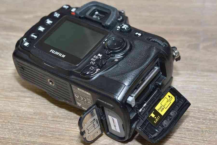 FUJIFILM FinePix S5Pro  Super CCD12.1MPix*JPEG+RAW - foto 6