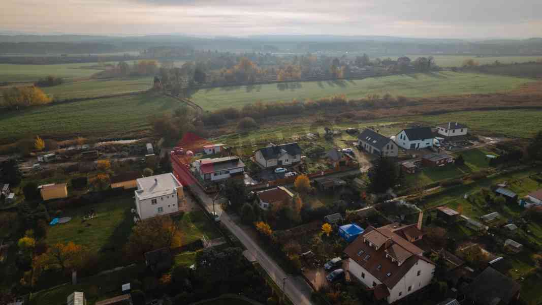 Prodej pozemku s rekreační stavbou v Nýřanech - foto 8