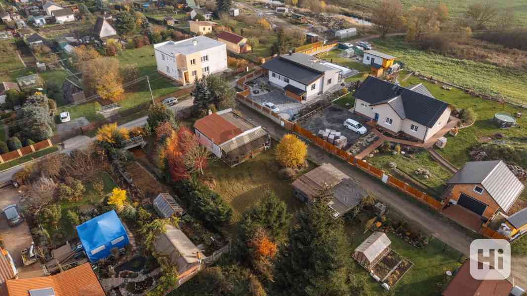 Prodej pozemku s rekreační stavbou v Nýřanech - foto 10