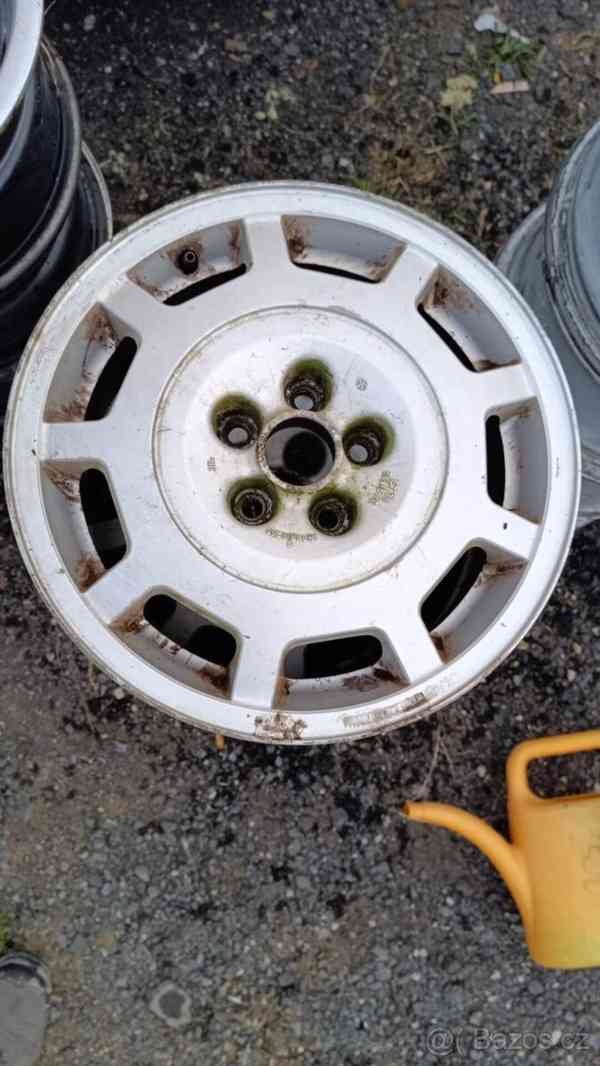 Volkswagen Vento 2,8   IKONA DEVADESÁTEK - foto 11