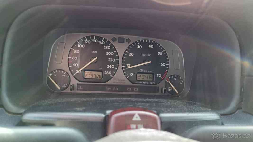 Volkswagen Vento 2,8   IKONA DEVADESÁTEK - foto 8