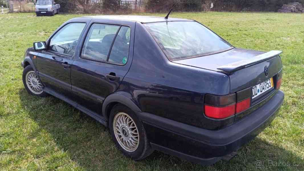 Volkswagen Vento 2,8   IKONA DEVADESÁTEK - foto 4