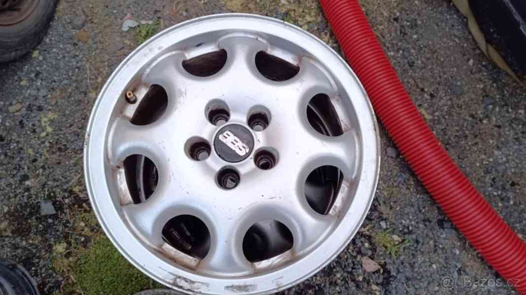 Volkswagen Vento 2,8   IKONA DEVADESÁTEK - foto 9