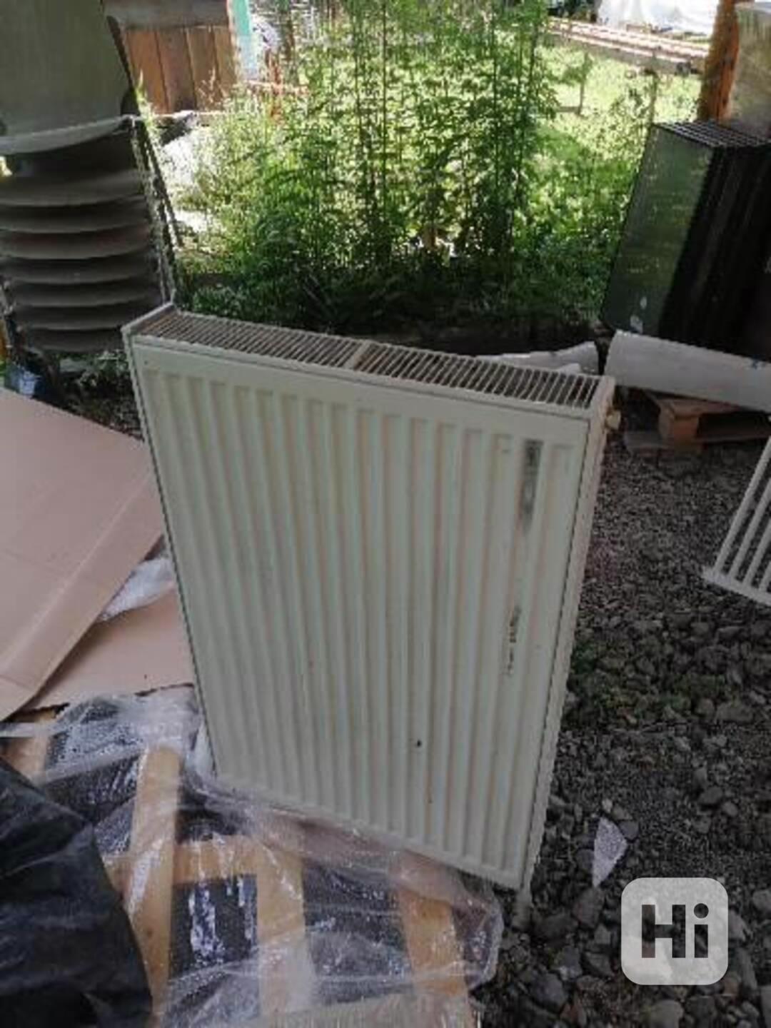 Použité radiátory cena cca 200kč kus - foto 1